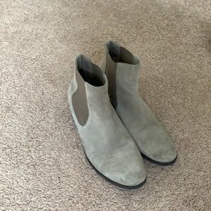 Cute Chelsea boots